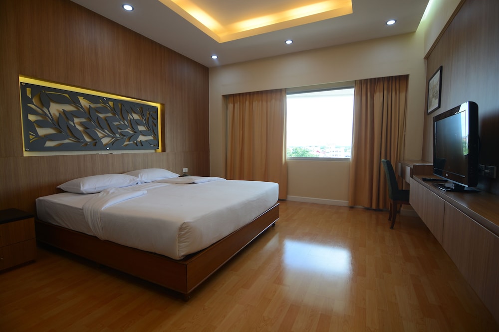 Charoen Hotel 24/71