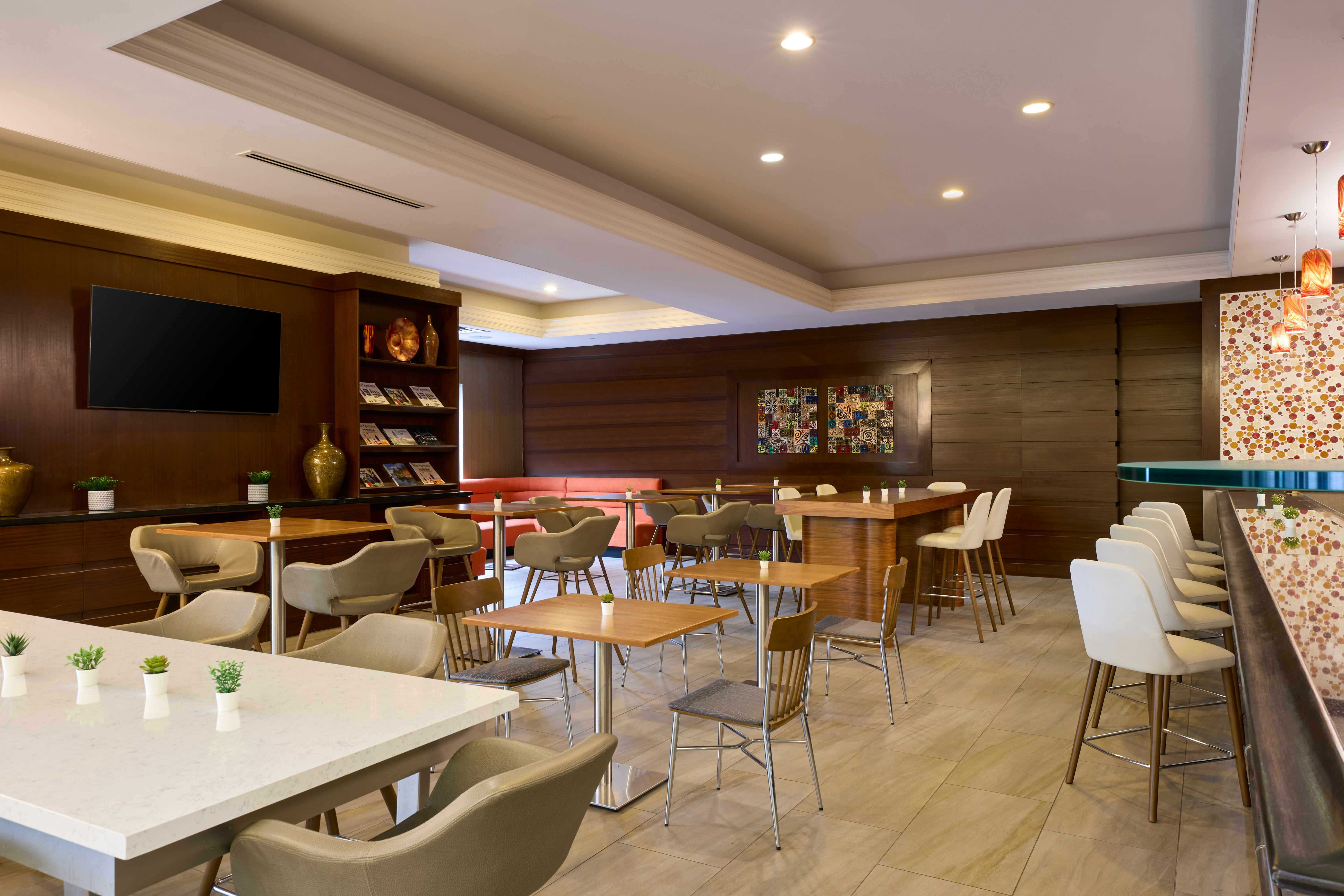 DoubleTree by Hilton Minneapolis Airport 33/35
