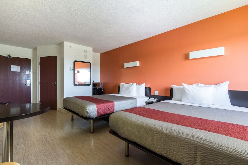 Motel6 Kingston, ON 20/62