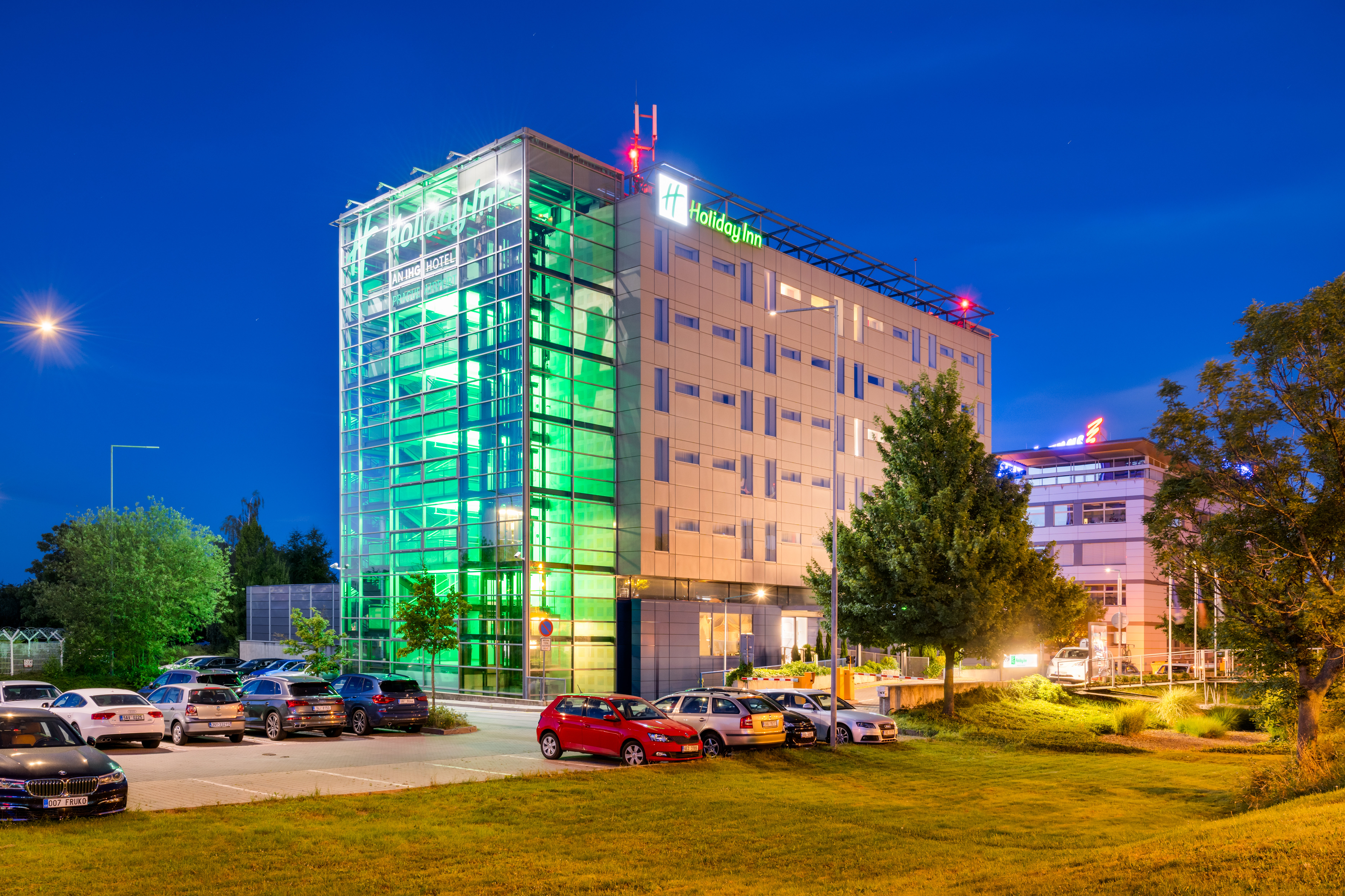 HOLIDAY INN PRAGUE AIRPORT 8/76