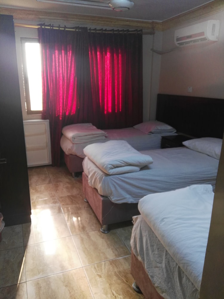 Sea Beach Hotel 5/44