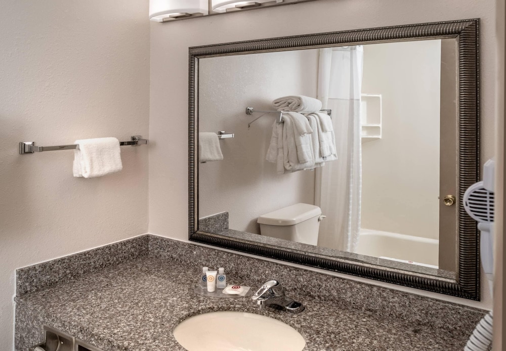 Clarion Pointe Beckley, WV 52/55