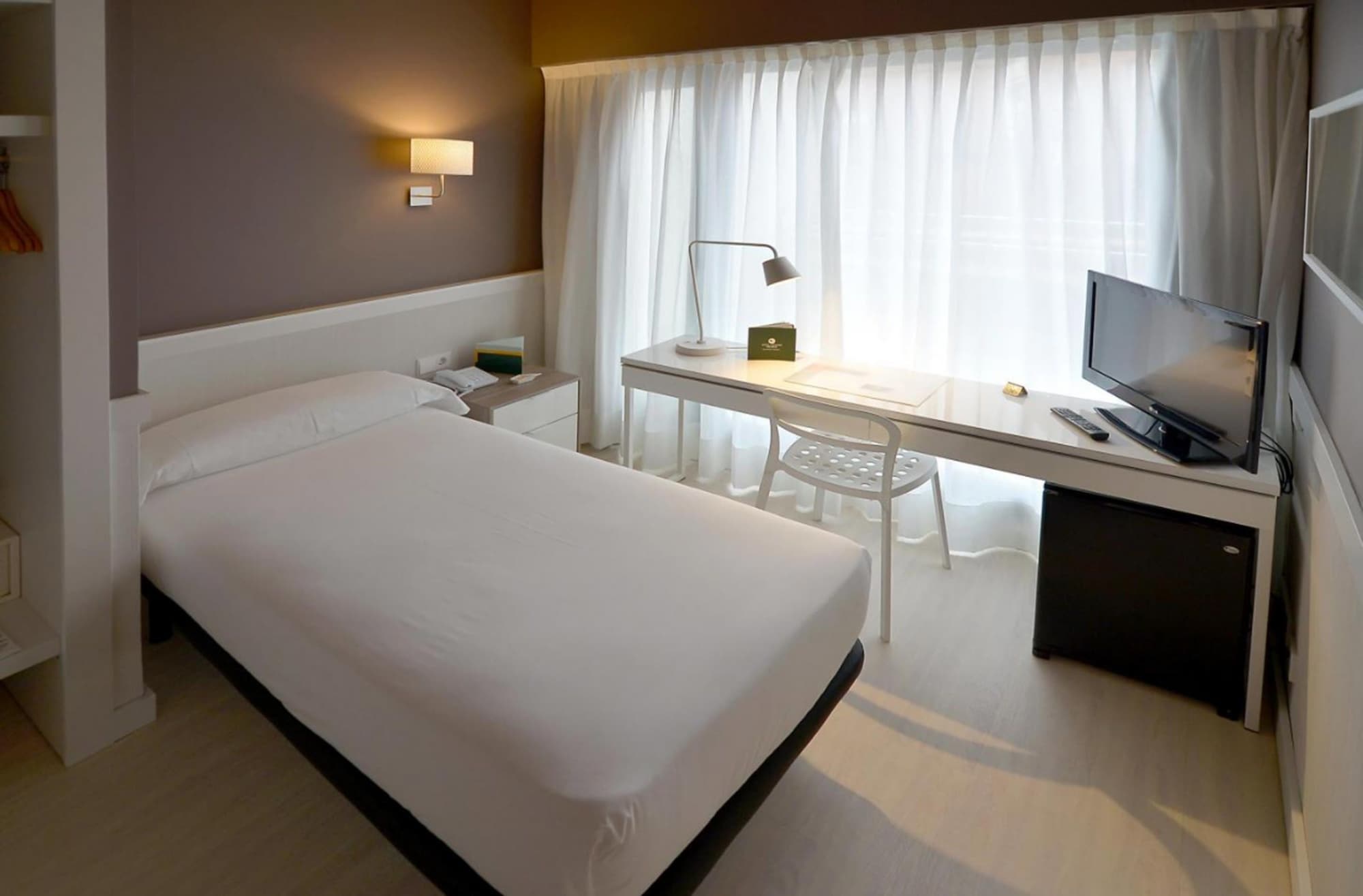 STANDARD, SINGLE, SINGLE BED