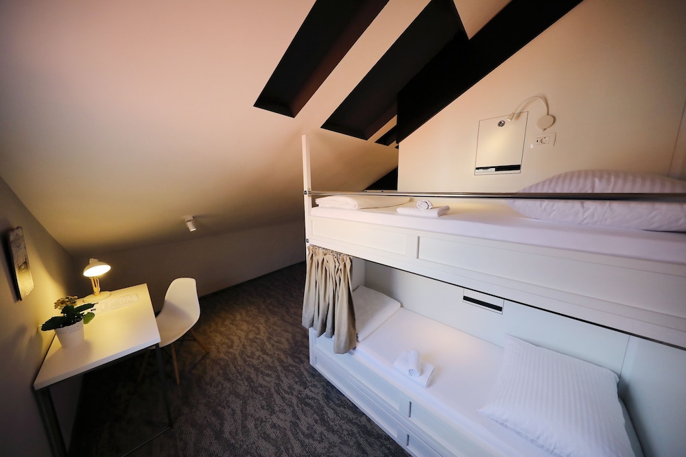 Downtown Boutique Hostel 45/50