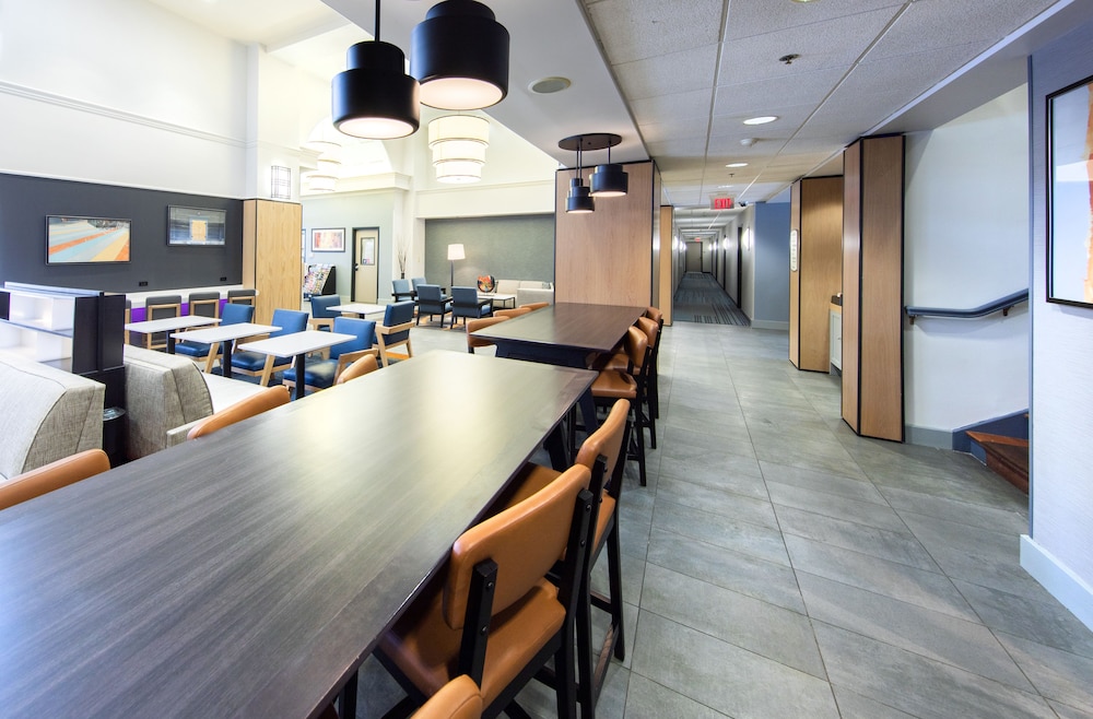 Hyatt House Chicago Schaumburg 34/50