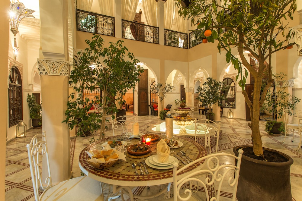 RIAD NASREEN 63/76