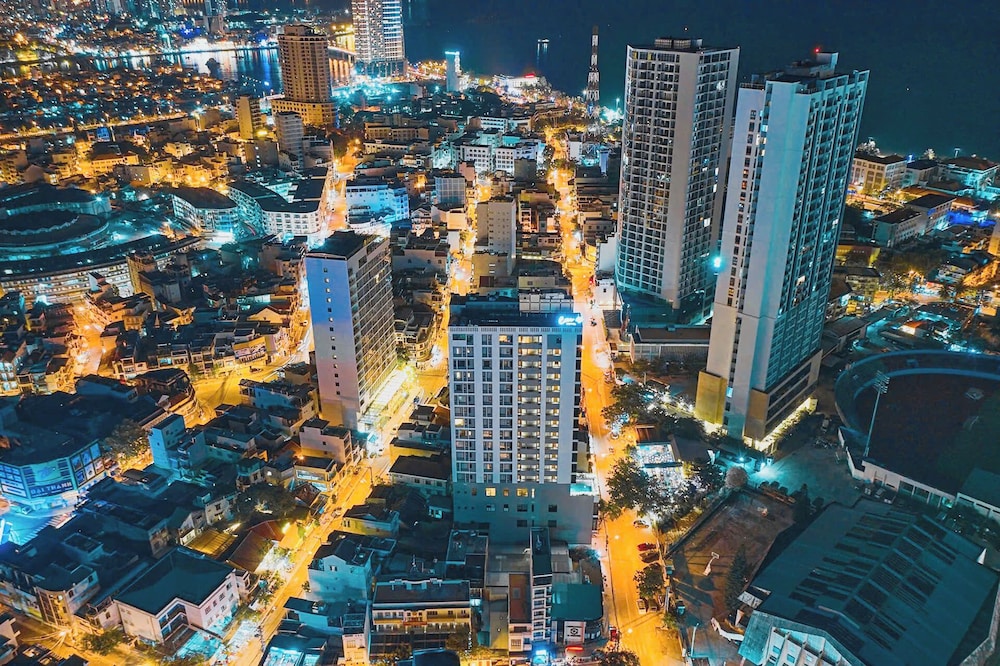 Em Oi Hotel 40/49