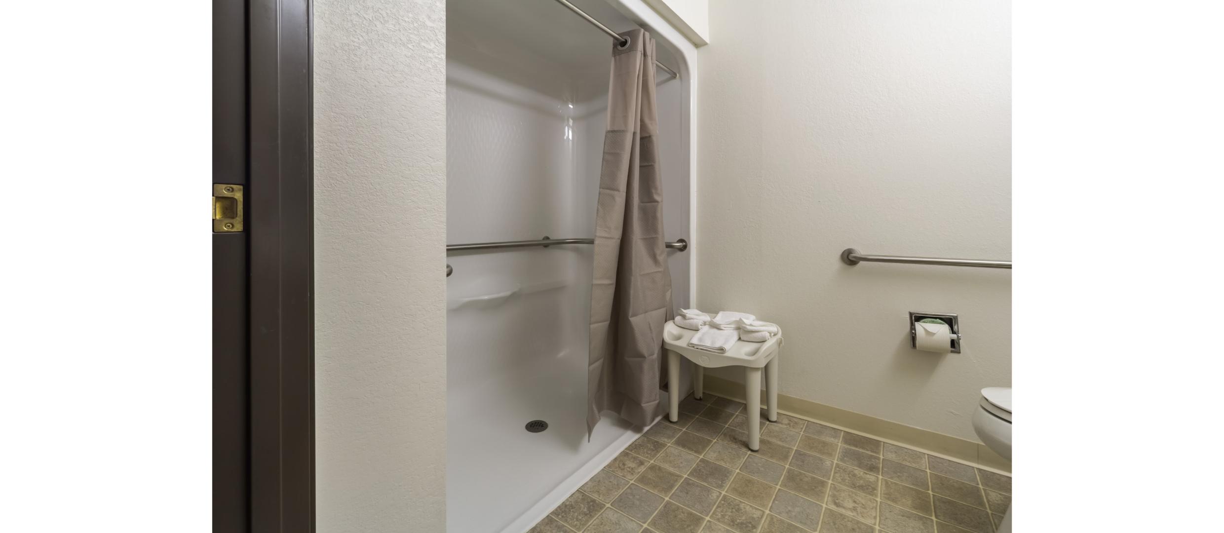 غرفة بسريرين كوين لذوي الإعاقة، Motel6 Huron, OH - Sandusky 7/7