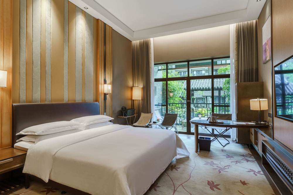Glamping, King Bed, Balcony
