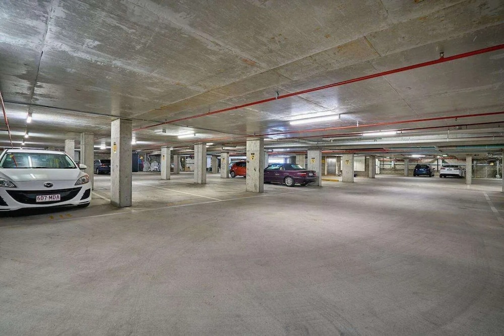 NORTH COVE WATERFRONT SUITES 30/58