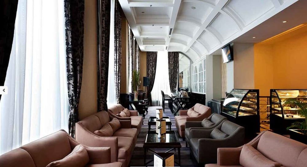 Royal Kuningan Hotel 36/60