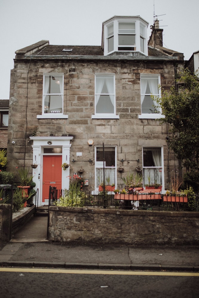 16 PILRIG GUEST HOUSE 2/60