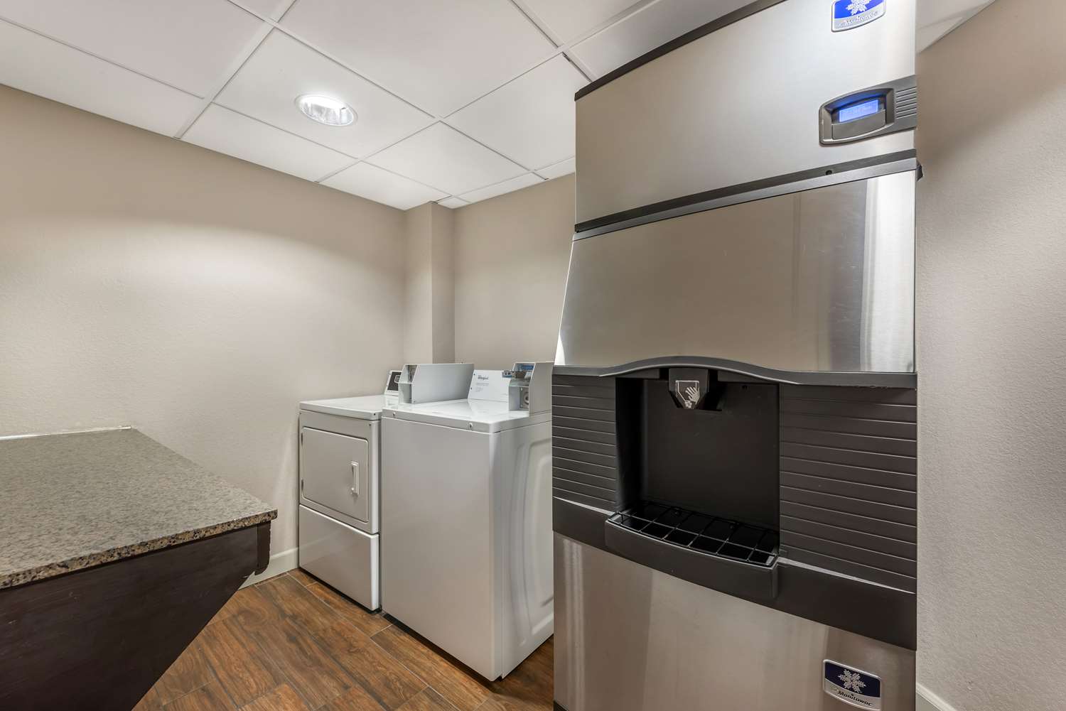 Best Western Plus Peak Vista Inn & Suites 3/13
