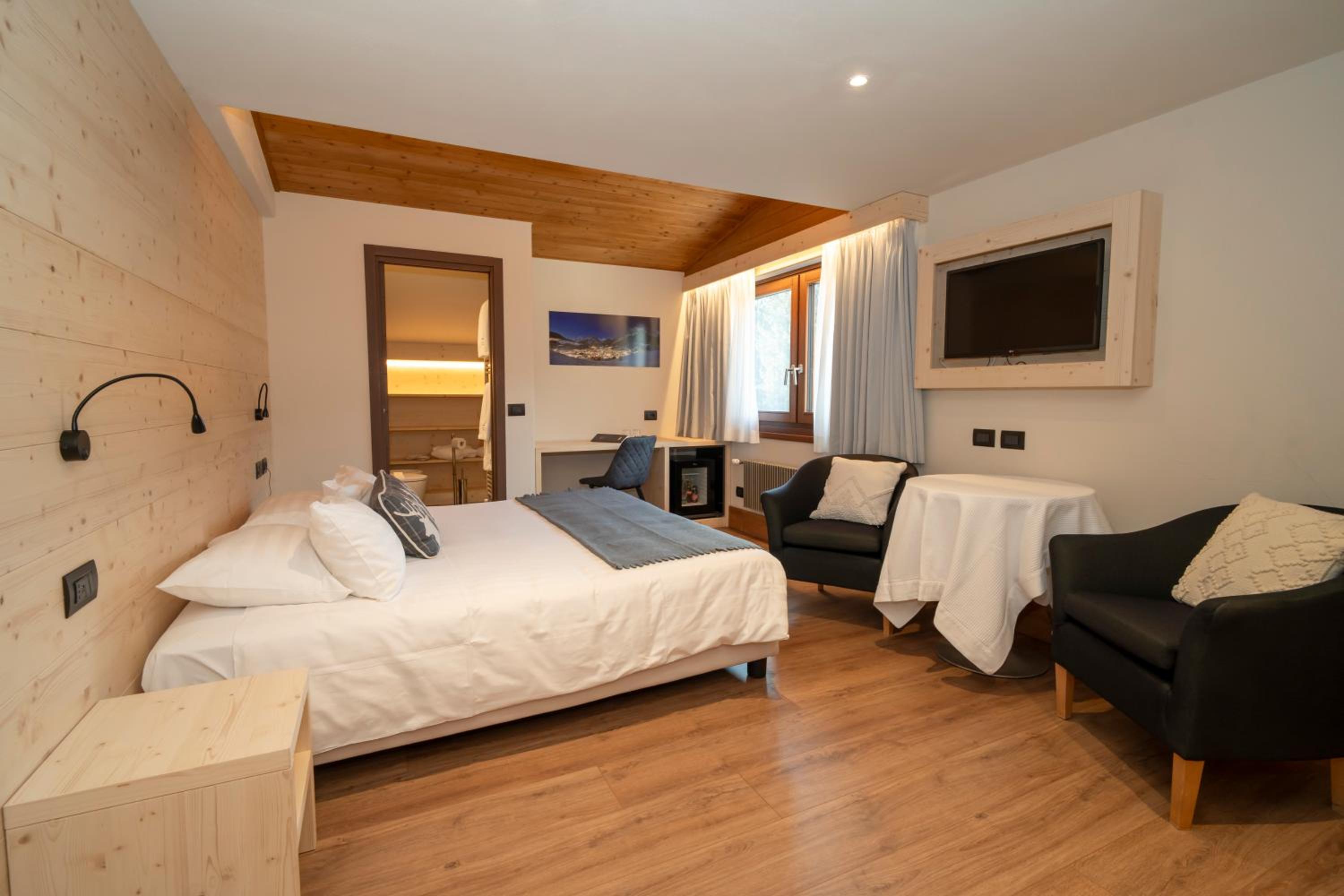 Classic, Double or Twin Bed