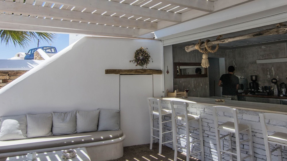 Levantes Ios Boutique Hotel 4/74