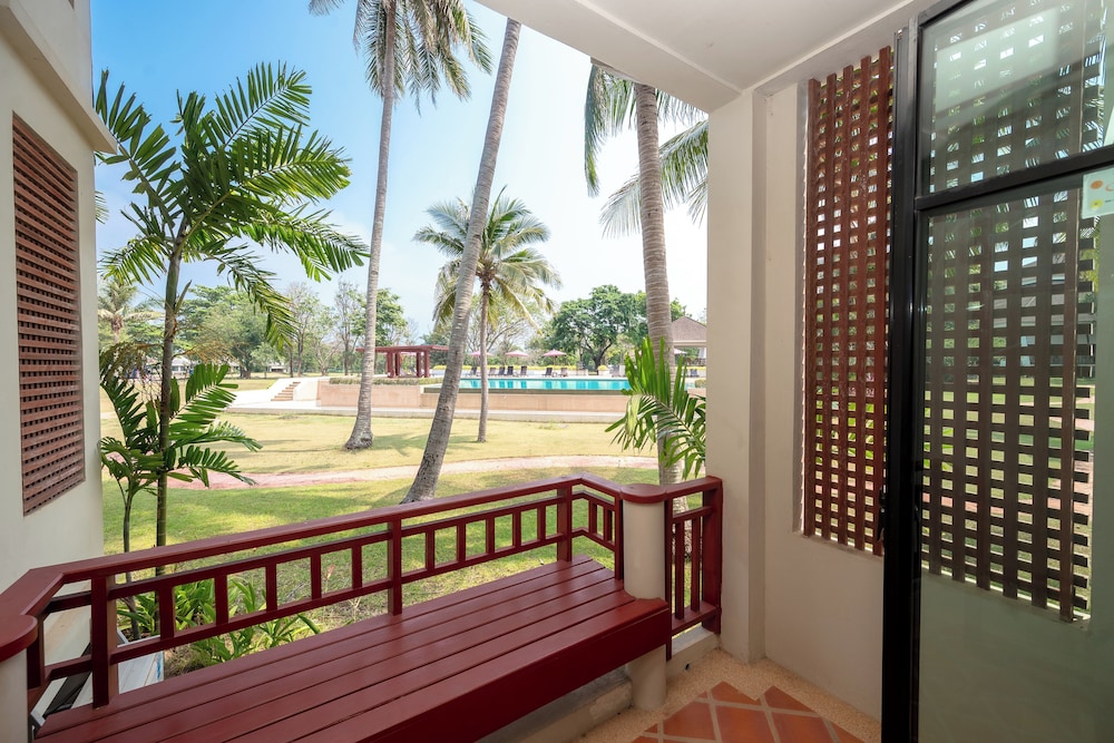 The Nouveau Chumphon Beach Resort and Golf 30/60