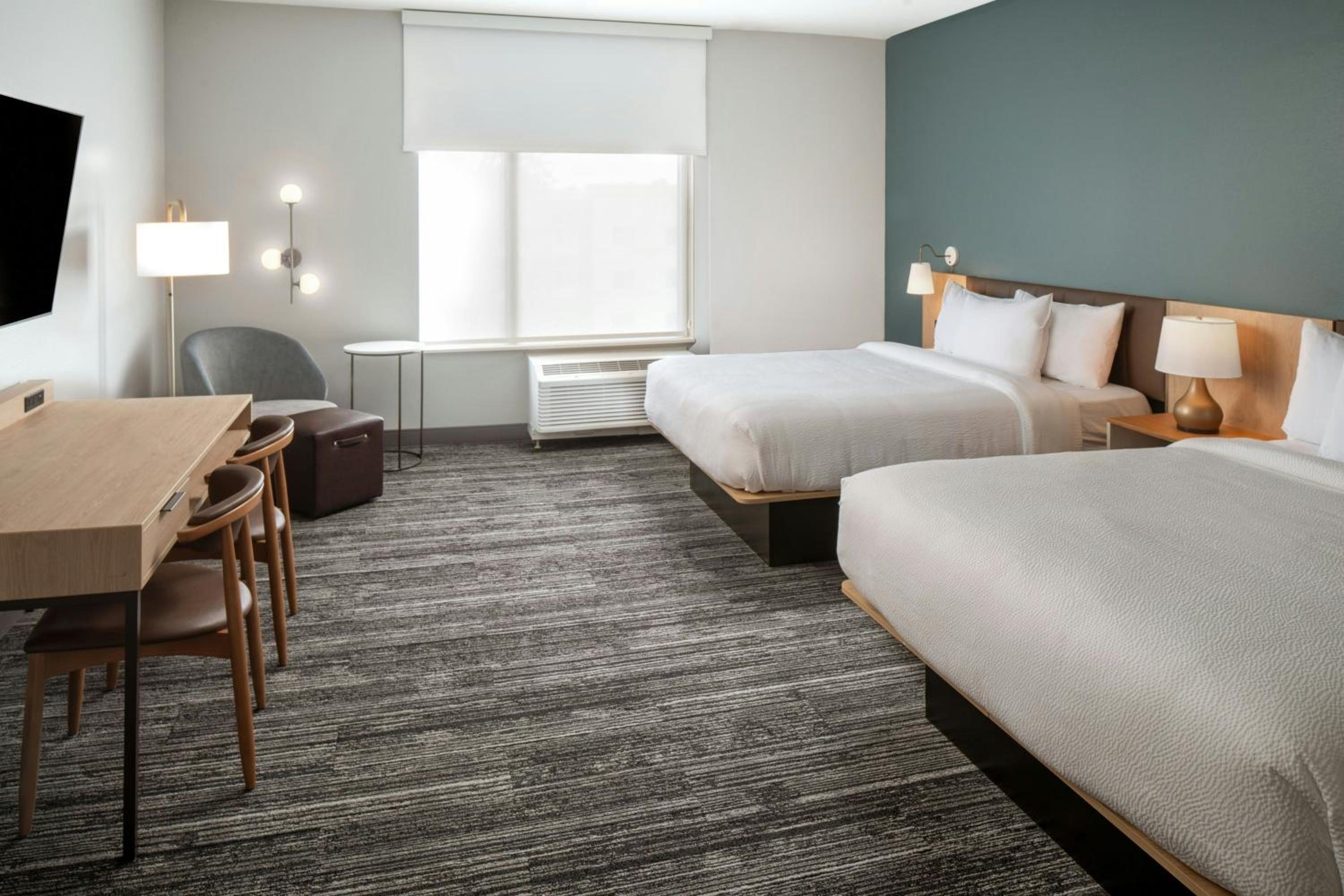 Studio, Suite, 2 Queen Beds, Sofa