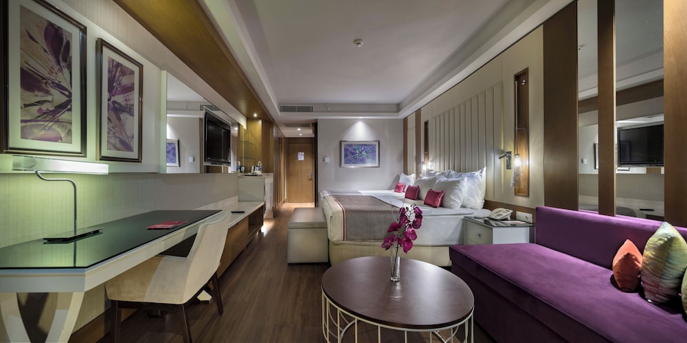 Trendy Lara Hotel 45/67