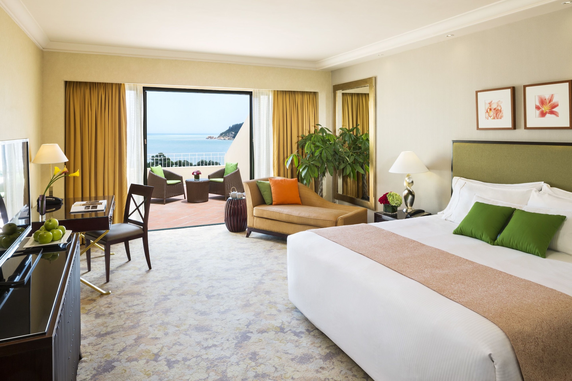 Grand, Ocean, 2 Double Beds