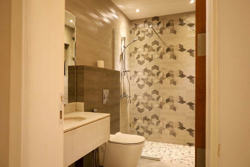 مومنتس ليفنج قرطبة(Tura Residence Qurtoba) 28/30