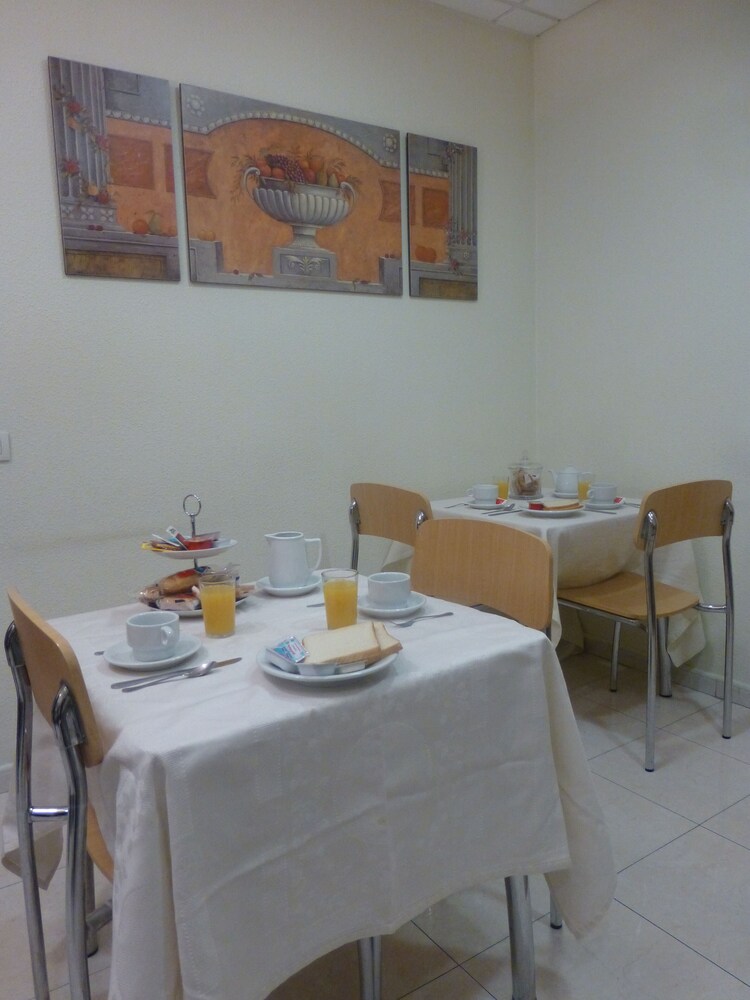 HOSTAL EL VAL 27/31