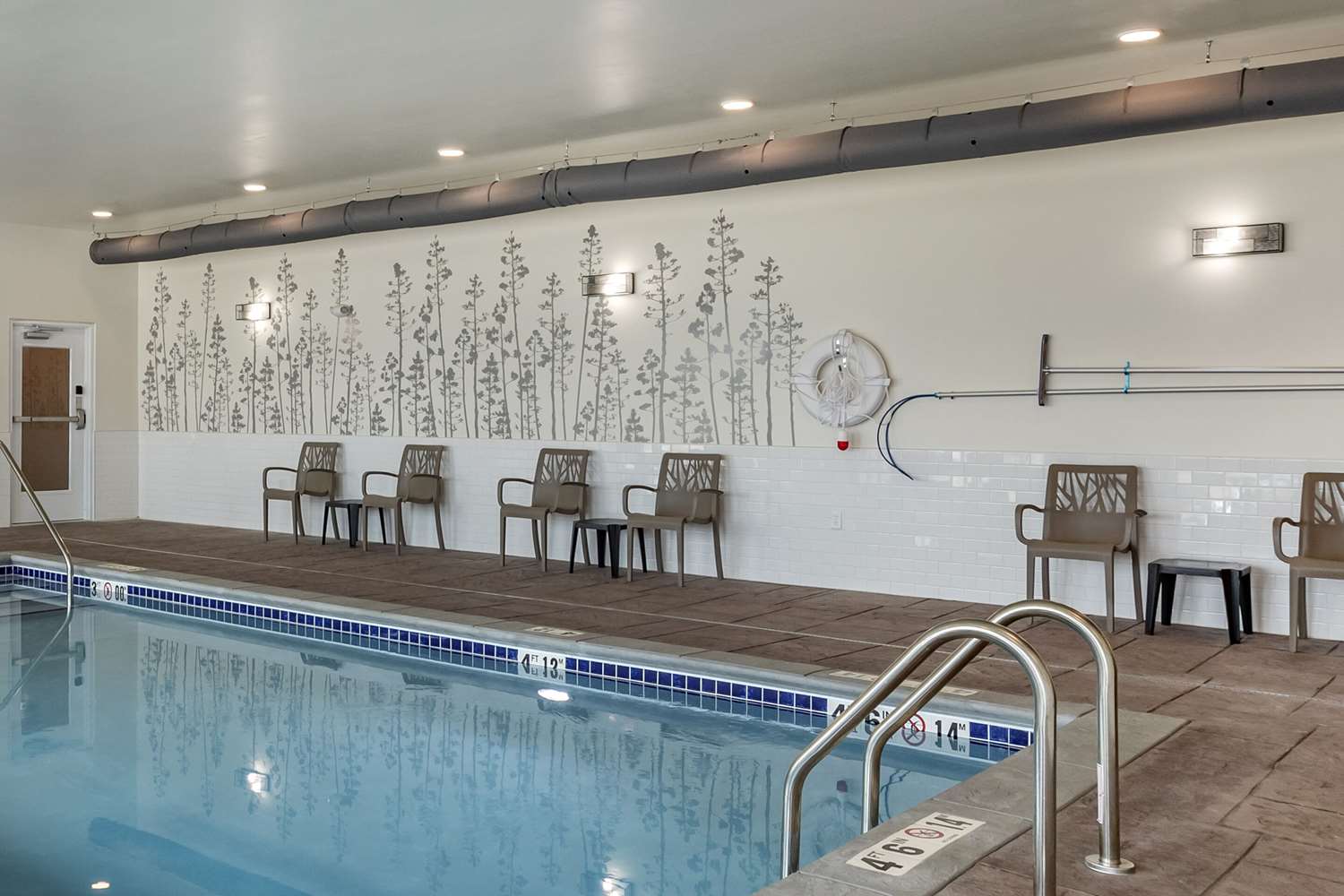 MainStay Suites Milwaukee/Franklin, WI 17/28