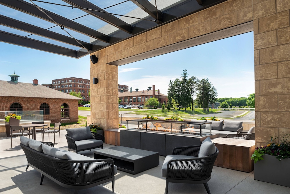 Springhill Suites Milwaukee West Wauwatosa 38/50