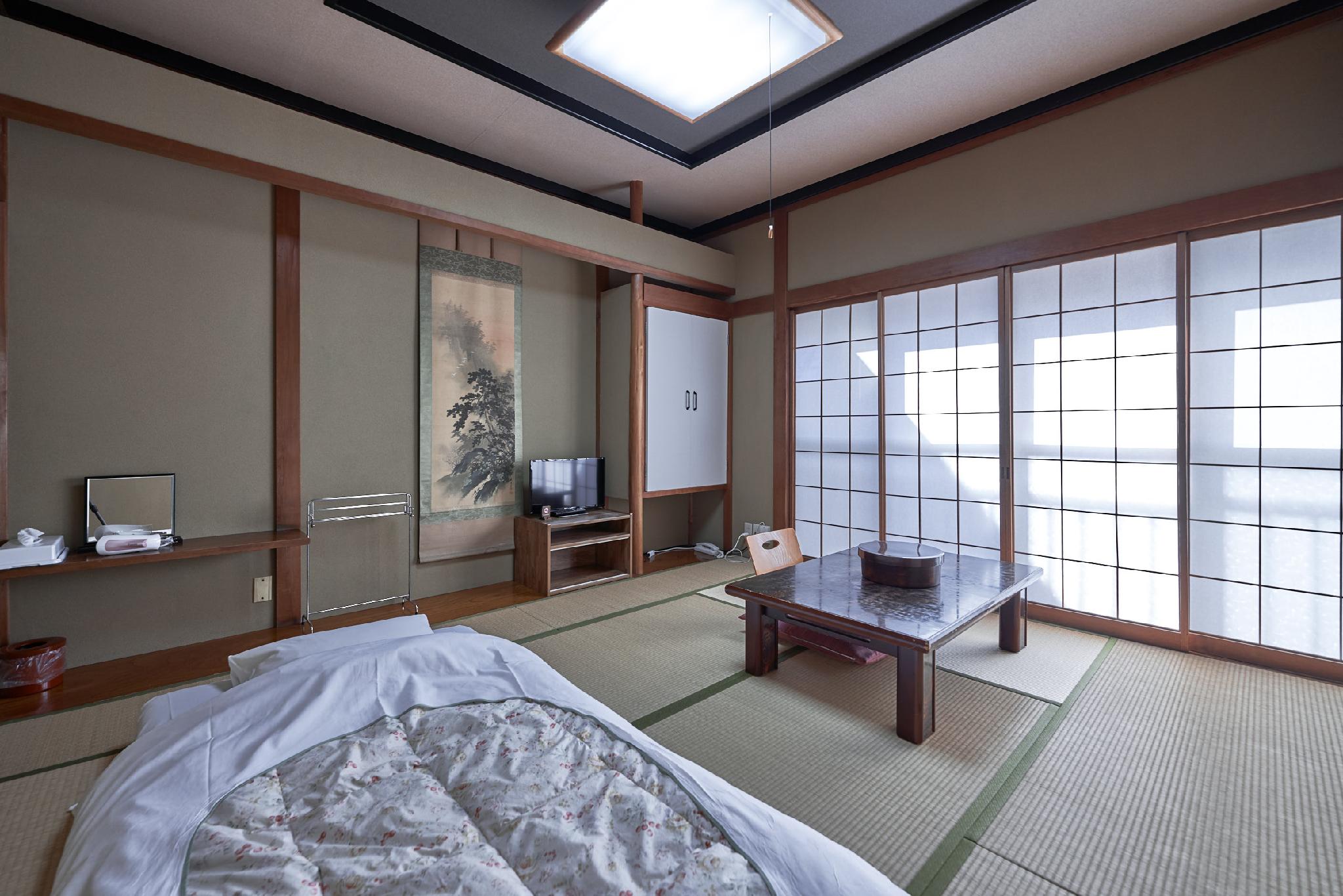 Japanese, Economy, Shared Bathroom