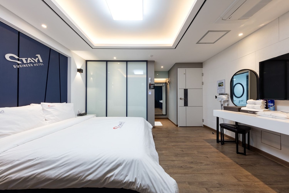Stay 1 Hotel 6/49
