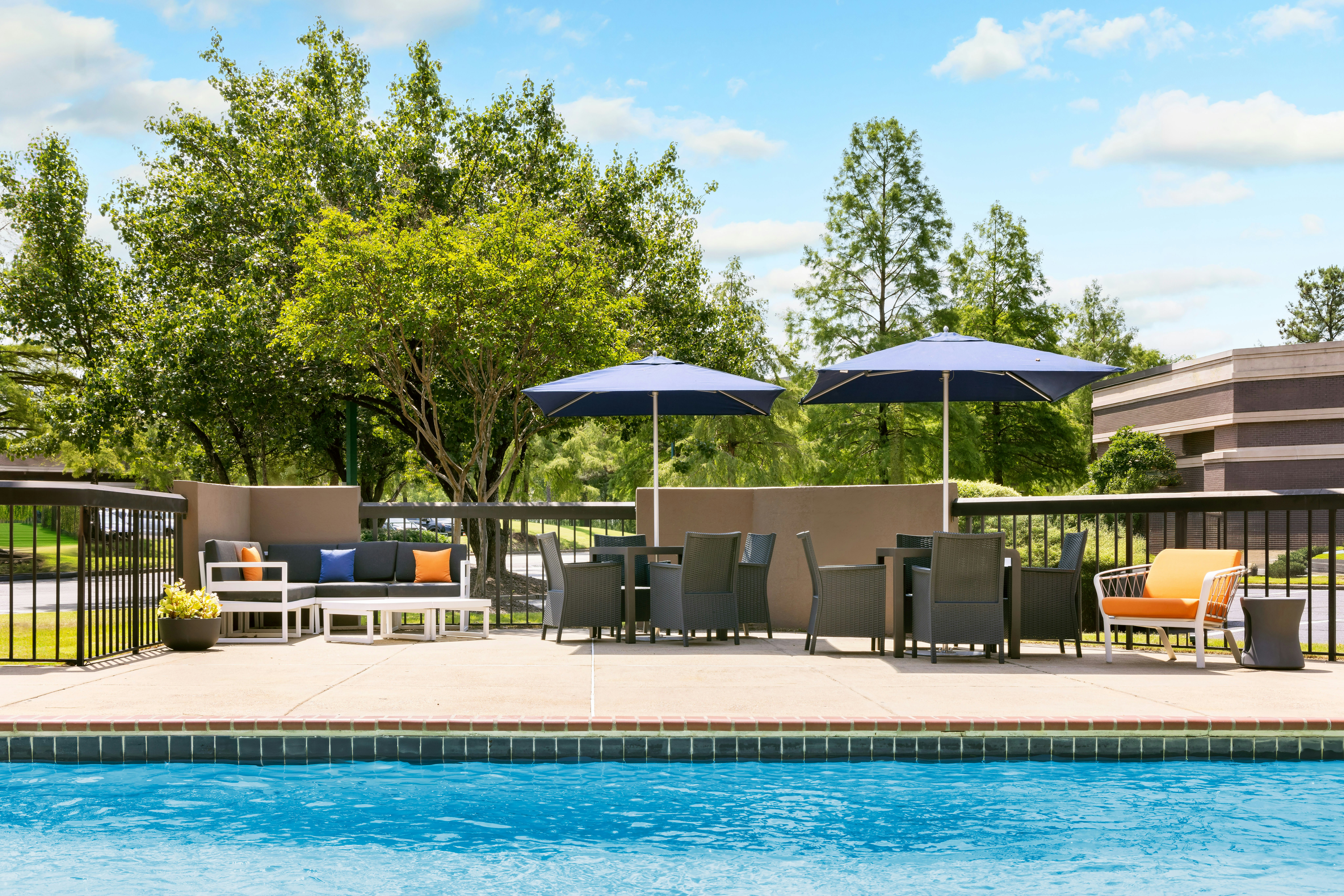 Hampton Inn Memphis-Walnut Grove/Baptist Hospital East 37/41
