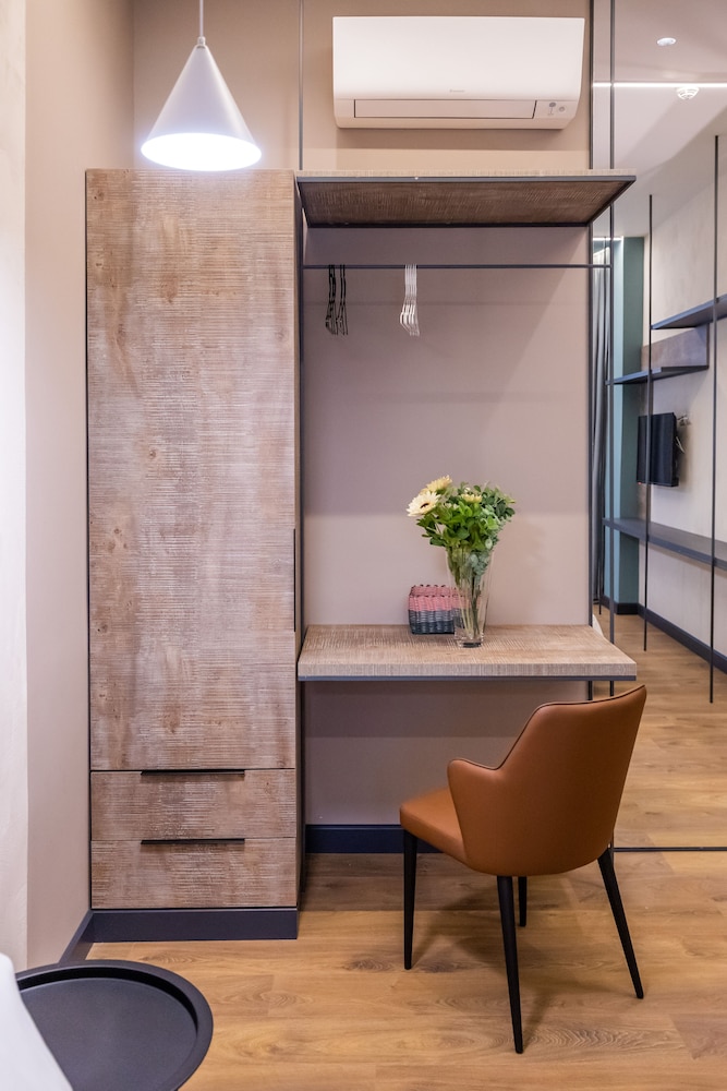 Allure Boutique Hotel 34/44
