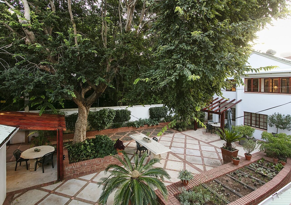 Bed And Breakfast In Waterkloof 42/50