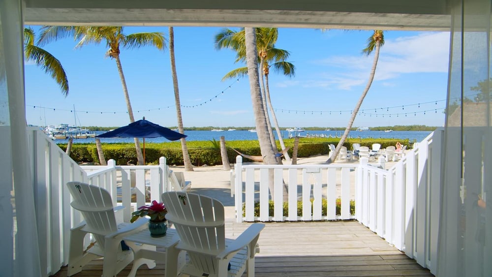 Coconut Palm Inn 37/50