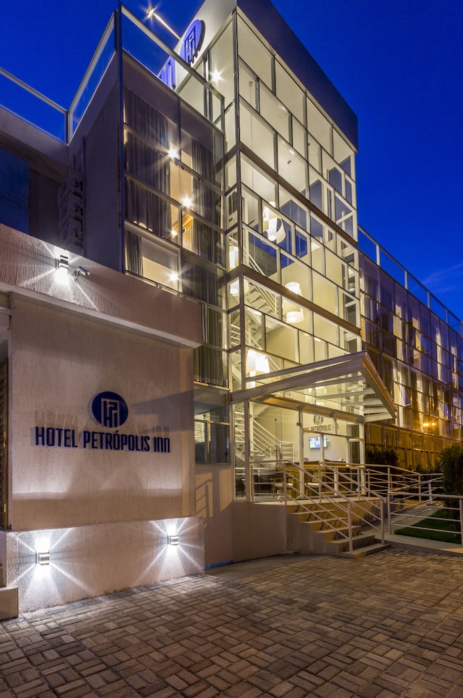 Petropolis Inn 5/50