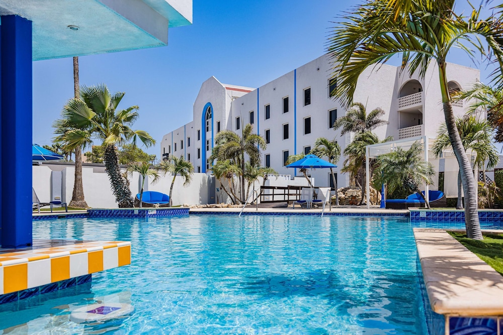TRYP by Wyndham Aruba Adults Only Hotel 8/75