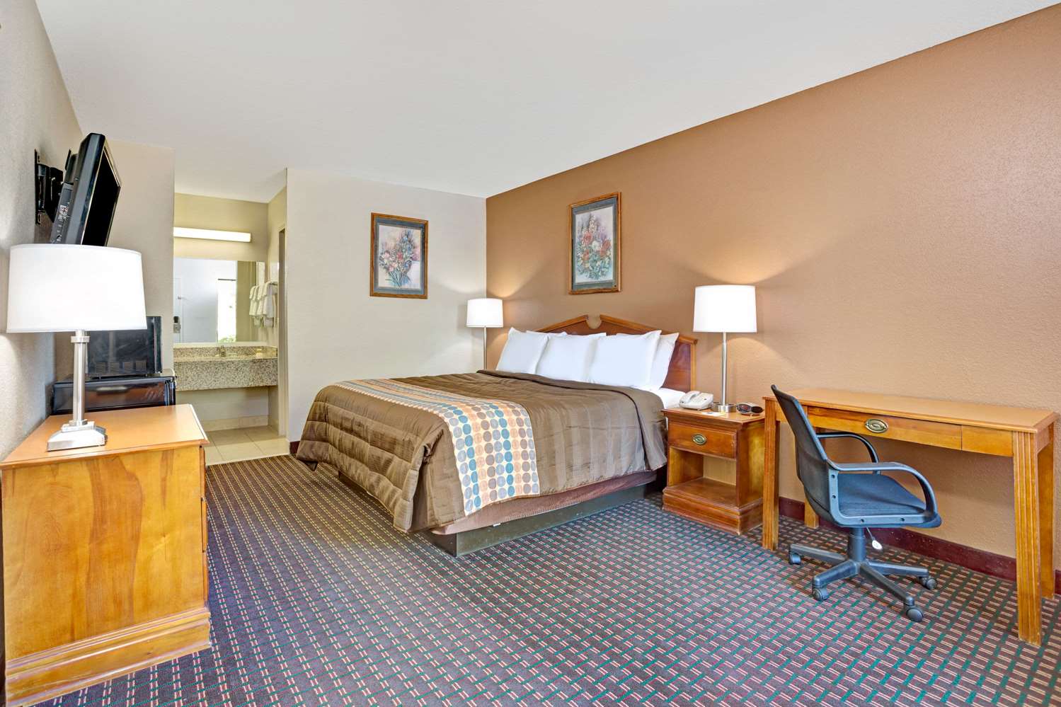 Days Inn by Wyndham Hernando 8/20