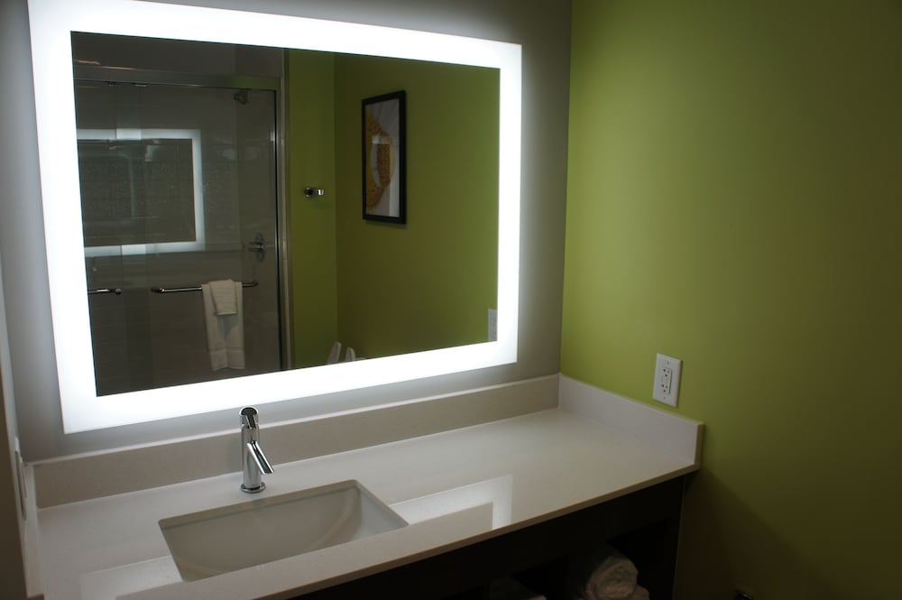 La Quinta Inn and Suites by Wyndham Braselton 9/60