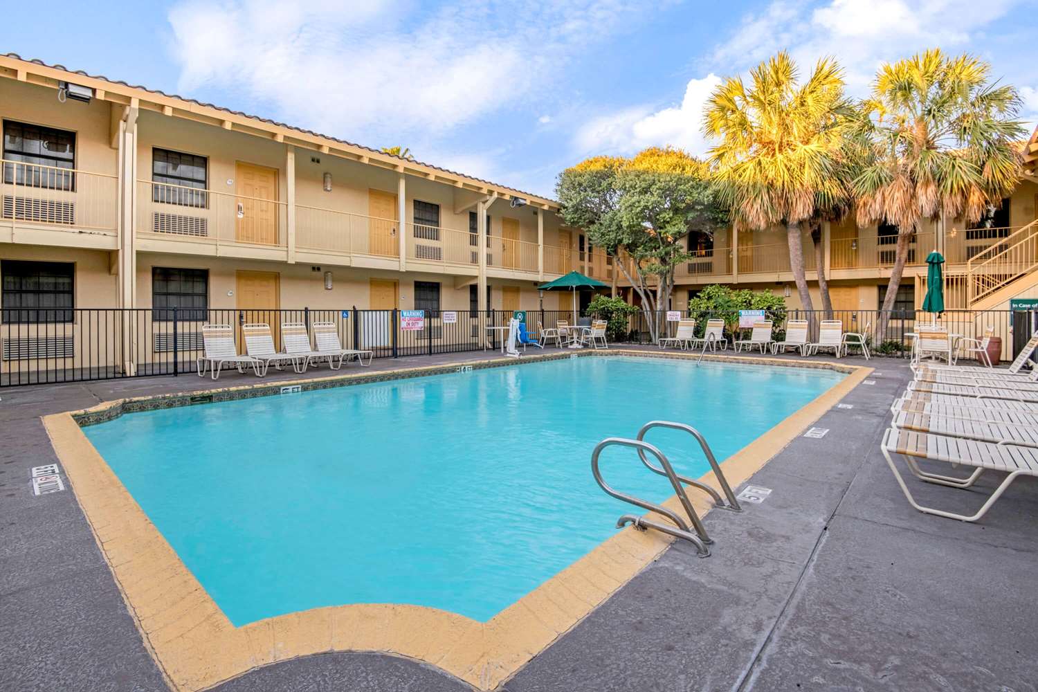 La Quinta Inn San Antonio Market Square 6/43