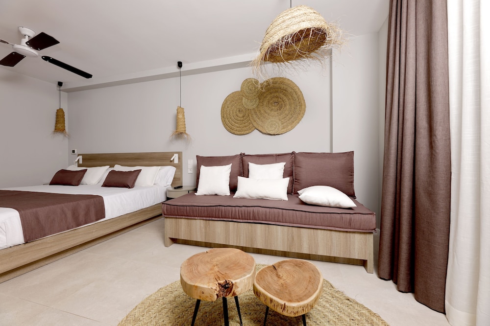 Eques Petit Resort 63/74