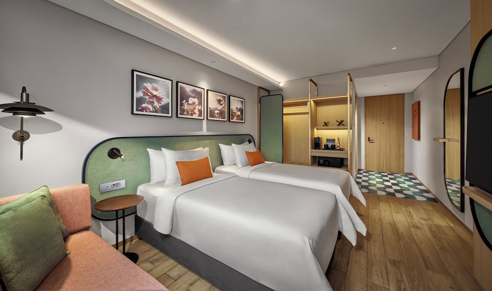 Artotel Living World Kota Wisata 11/55