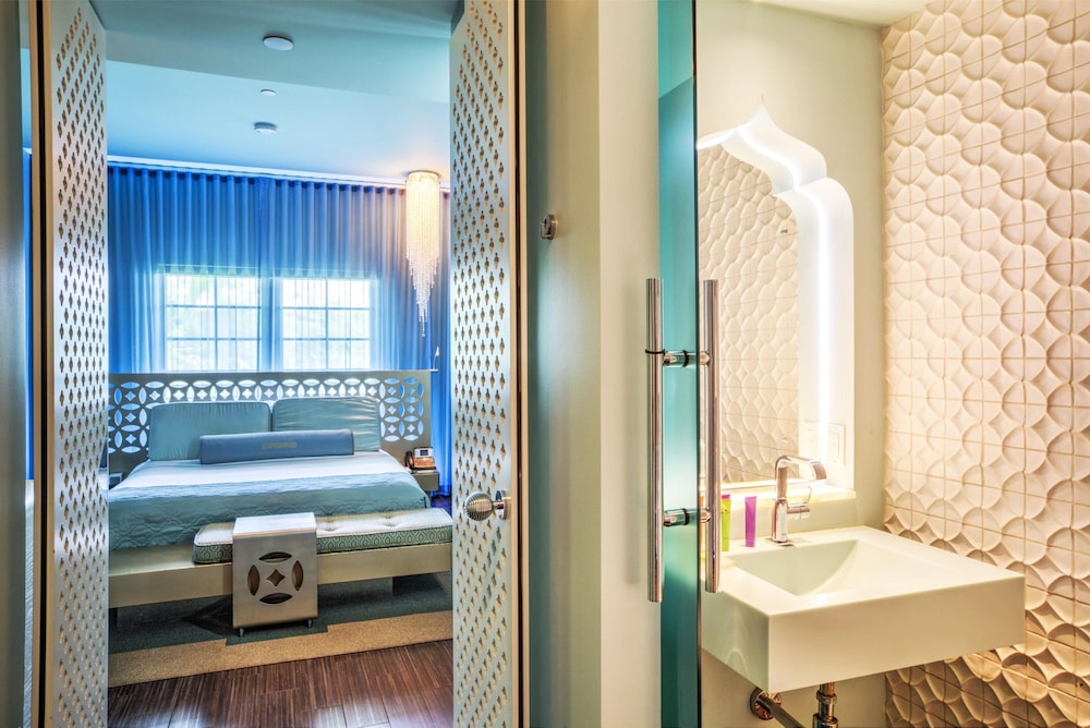 Dream South Beach by Hyatt 50/50