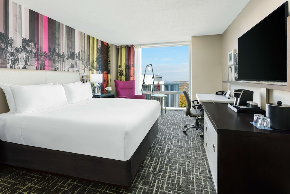 Hyatt Centric Arlington 60/73