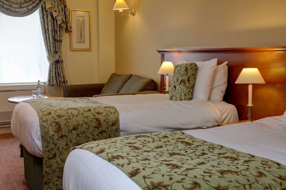 Yew Lodge Hotel East Midlands Airport 19/79