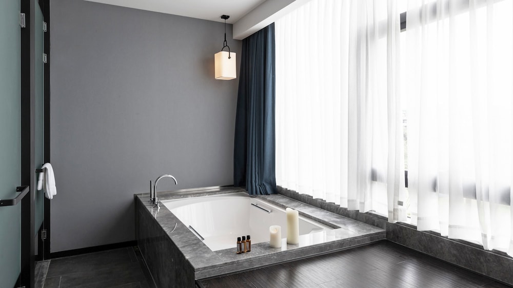 Lucid Xixi Hotel 55/57