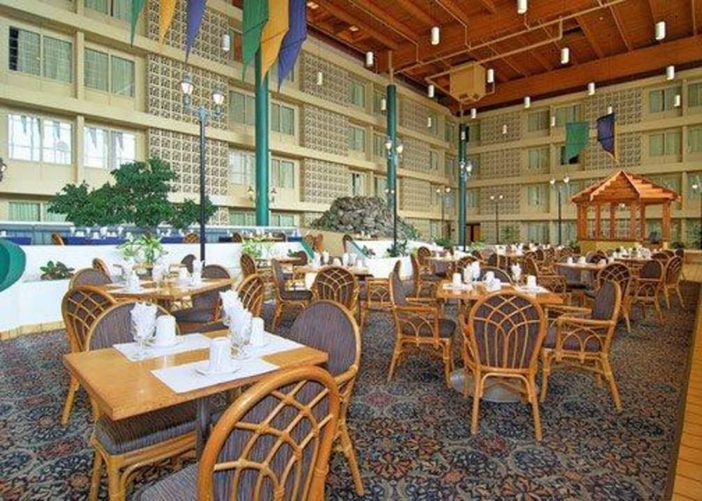 restaurant cafeteria