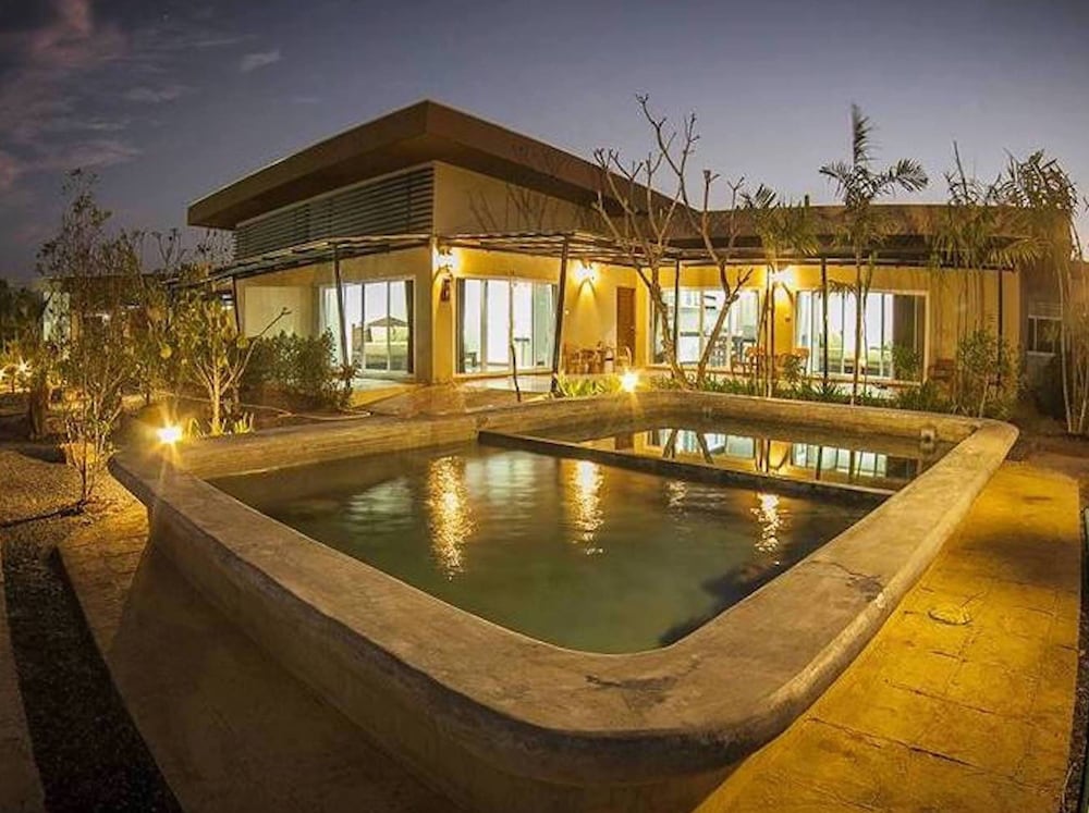 Saline Hot Spring Resort in KHLONG THOM