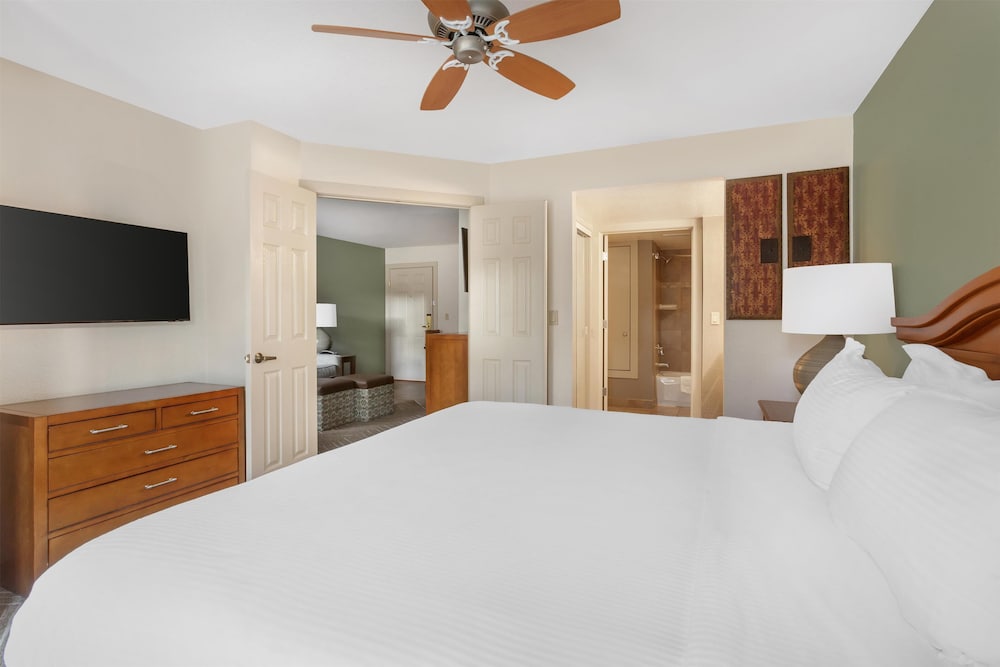 1 BEDROOM, SUITE, KING BED, ACCESSIBLE