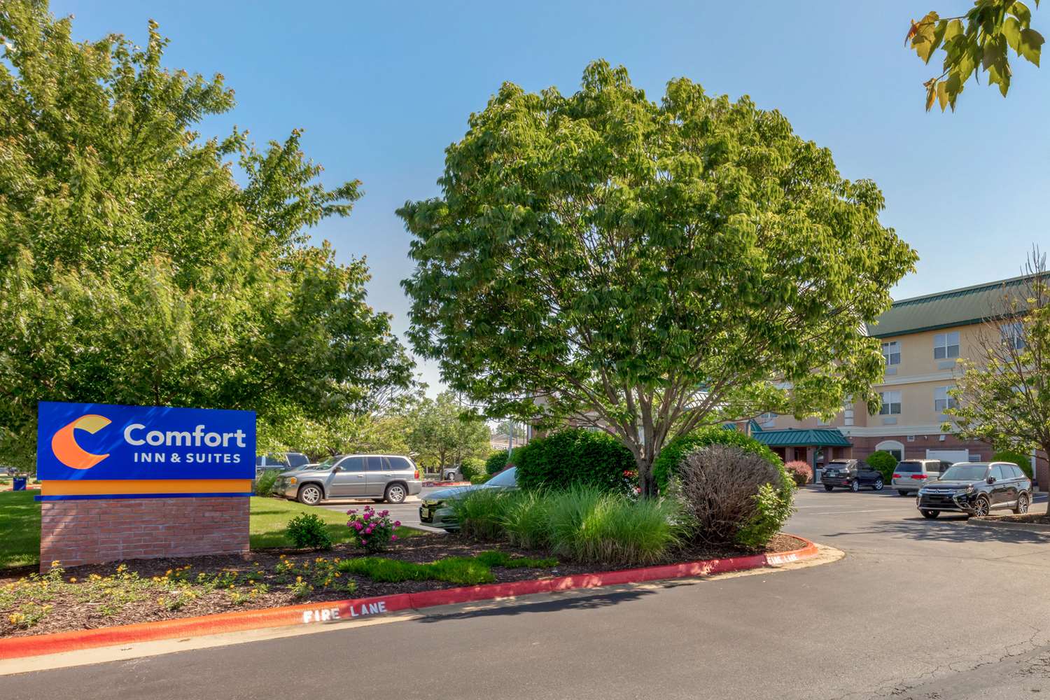 Comfort Inn & Suites Fayetteville-University Area 33/35