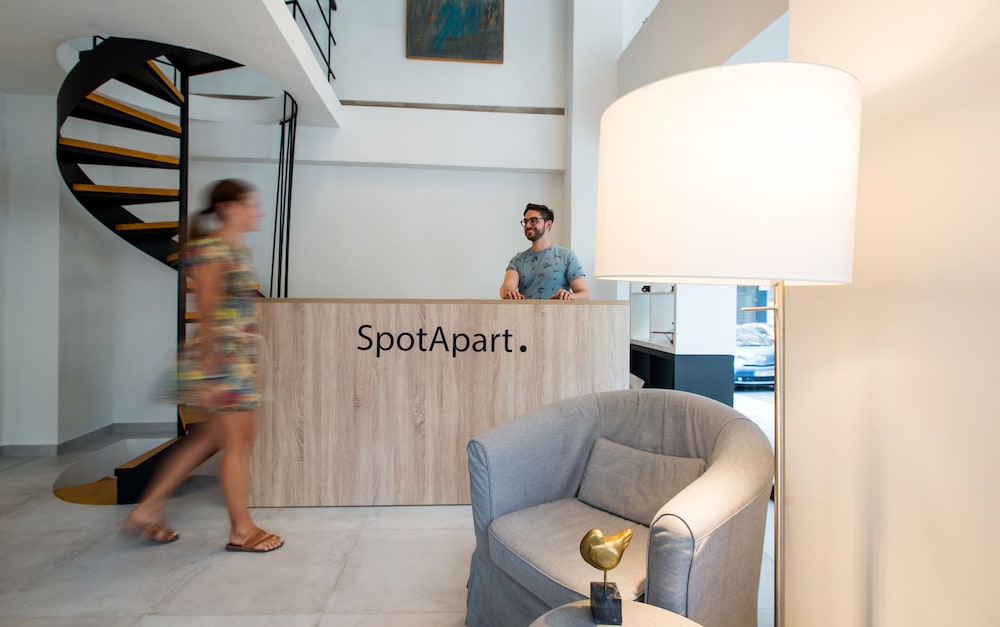 Spot Apart 3/43