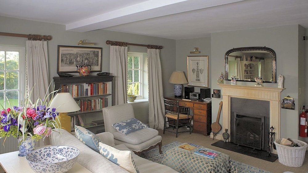 Cheltenham Cottage 15/22